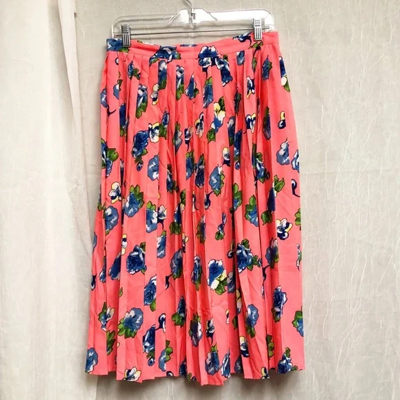 Asos Pleated Midi Skirt in Floral Print - Picture 3 of 10